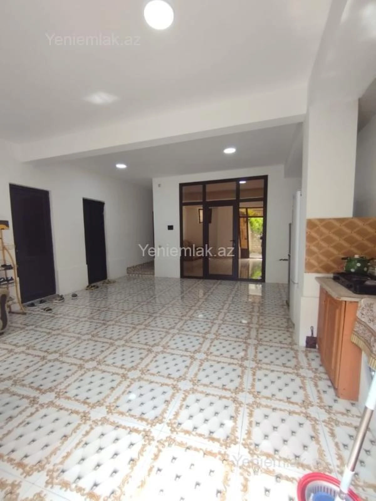 Satılır 6 otaqlı həyət evi 400 m²
