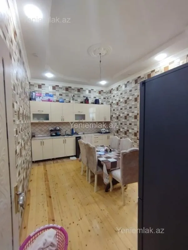 Satılır 6 otaqlı həyət evi 400 m²