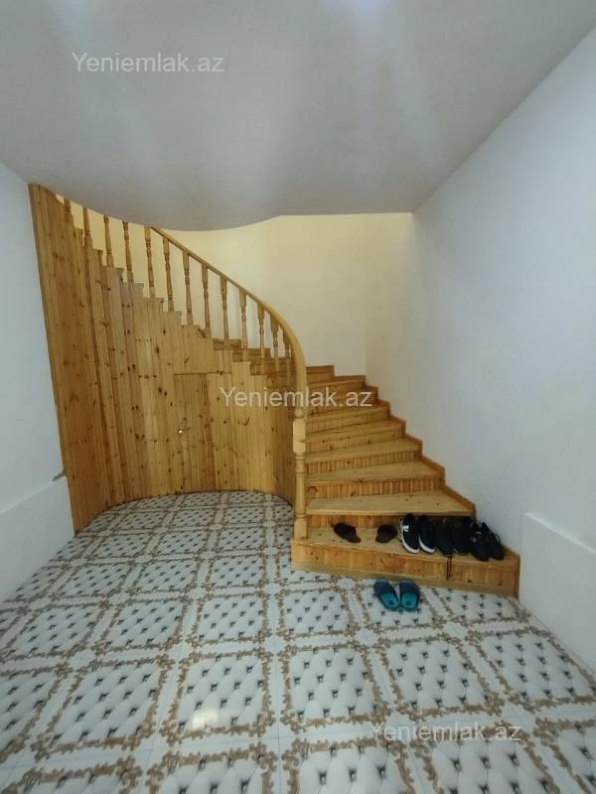 Satılır 6 otaqlı həyət evi 400 m²