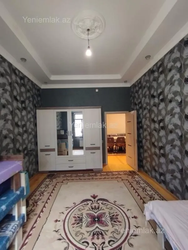 Satılır 6 otaqlı həyət evi 400 m²