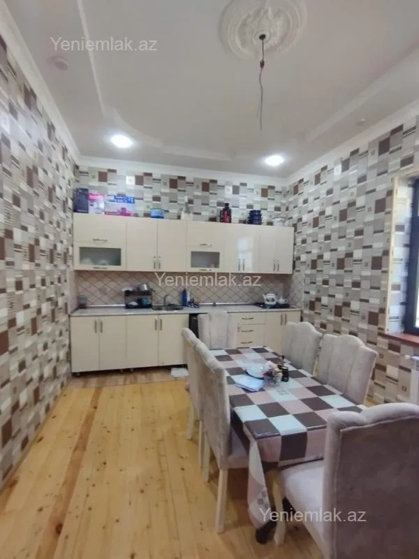 Satılır 6 otaqlı həyət evi 400 m²
