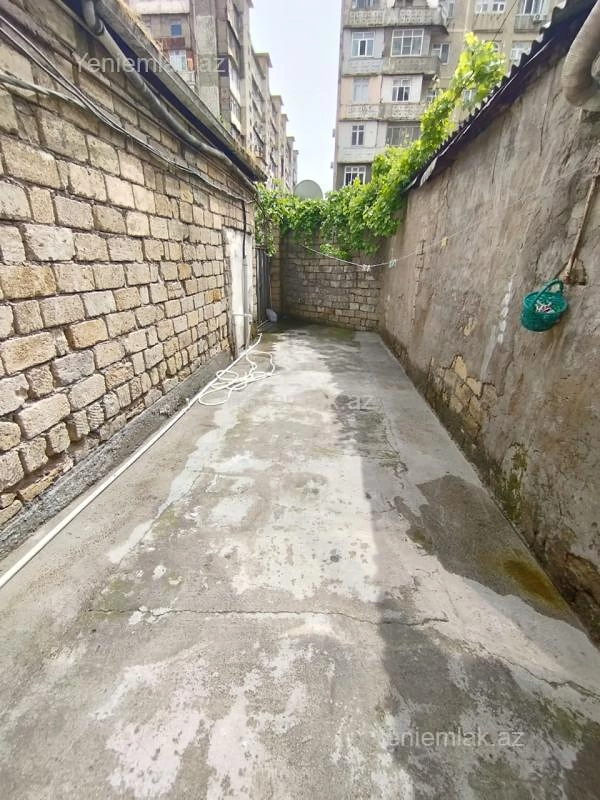 Satılır 6 otaqlı həyət evi 400 m²