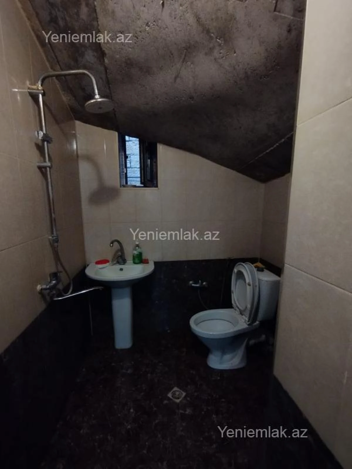 Satılır 6 otaqlı həyət evi 400 m²