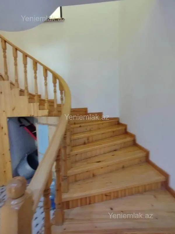 Satılır 6 otaqlı həyət evi 400 m²