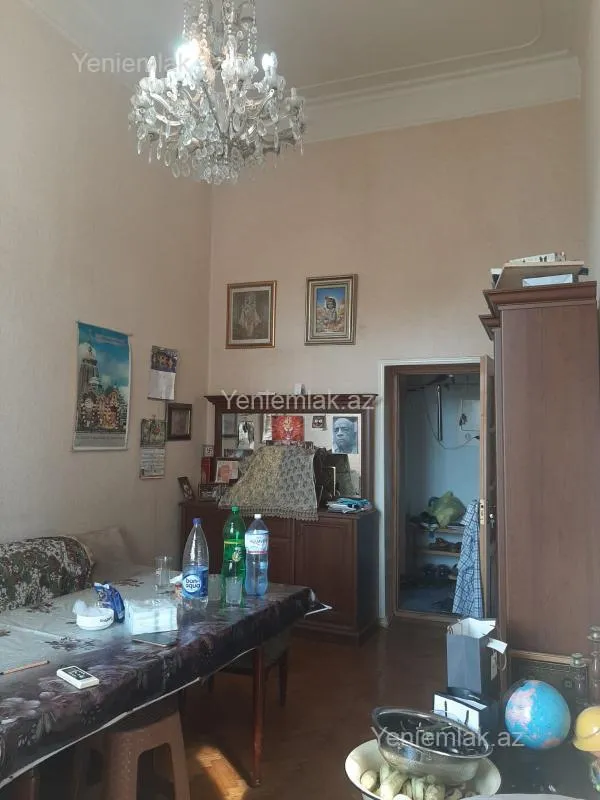 Satılır 3 otaqlı köhnə tikili 70 m²