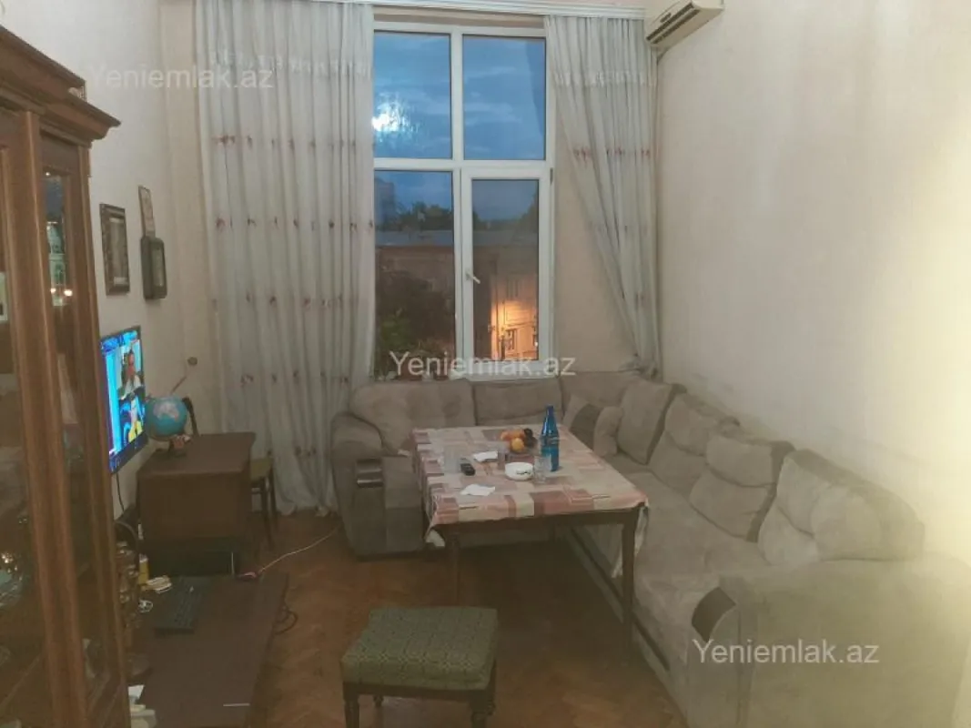 Satılır 3 otaqlı köhnə tikili 70 m²