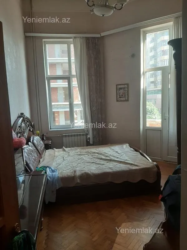 Satılır 3 otaqlı köhnə tikili 70 m²