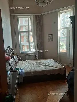 Satılır 3 otaqlı köhnə tikili 70 m²