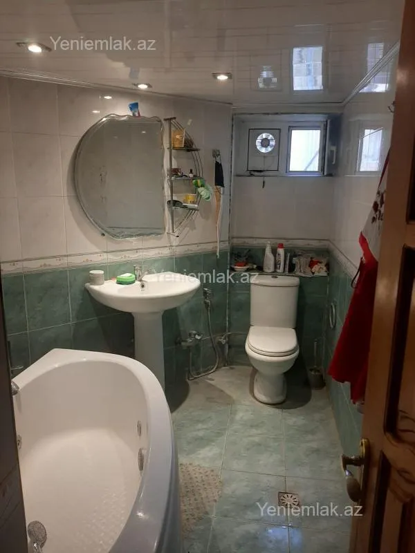 Satılır 3 otaqlı köhnə tikili 70 m²