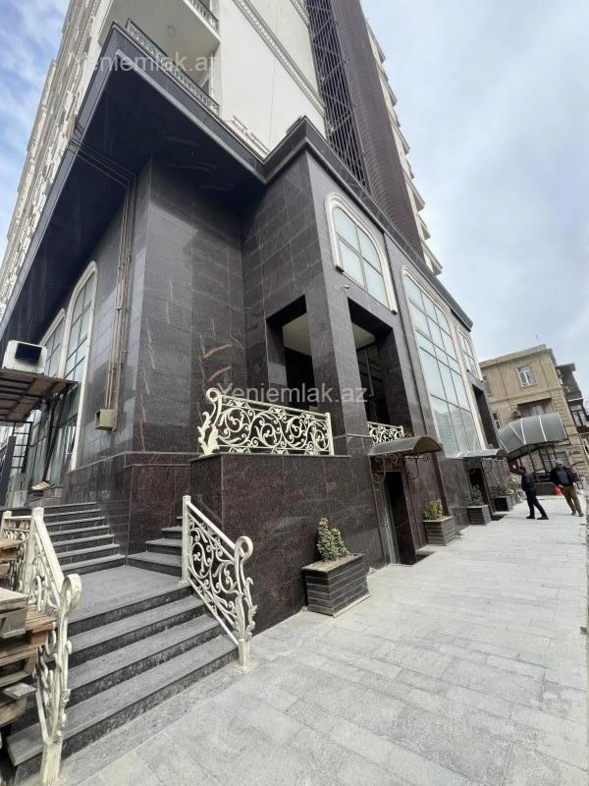 Satılır 4 otaqlı yeni tikili 246 m²