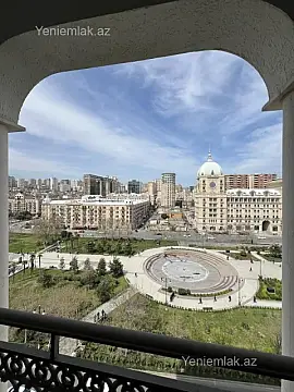 Satılır 4 otaqlı yeni tikili 246 m²