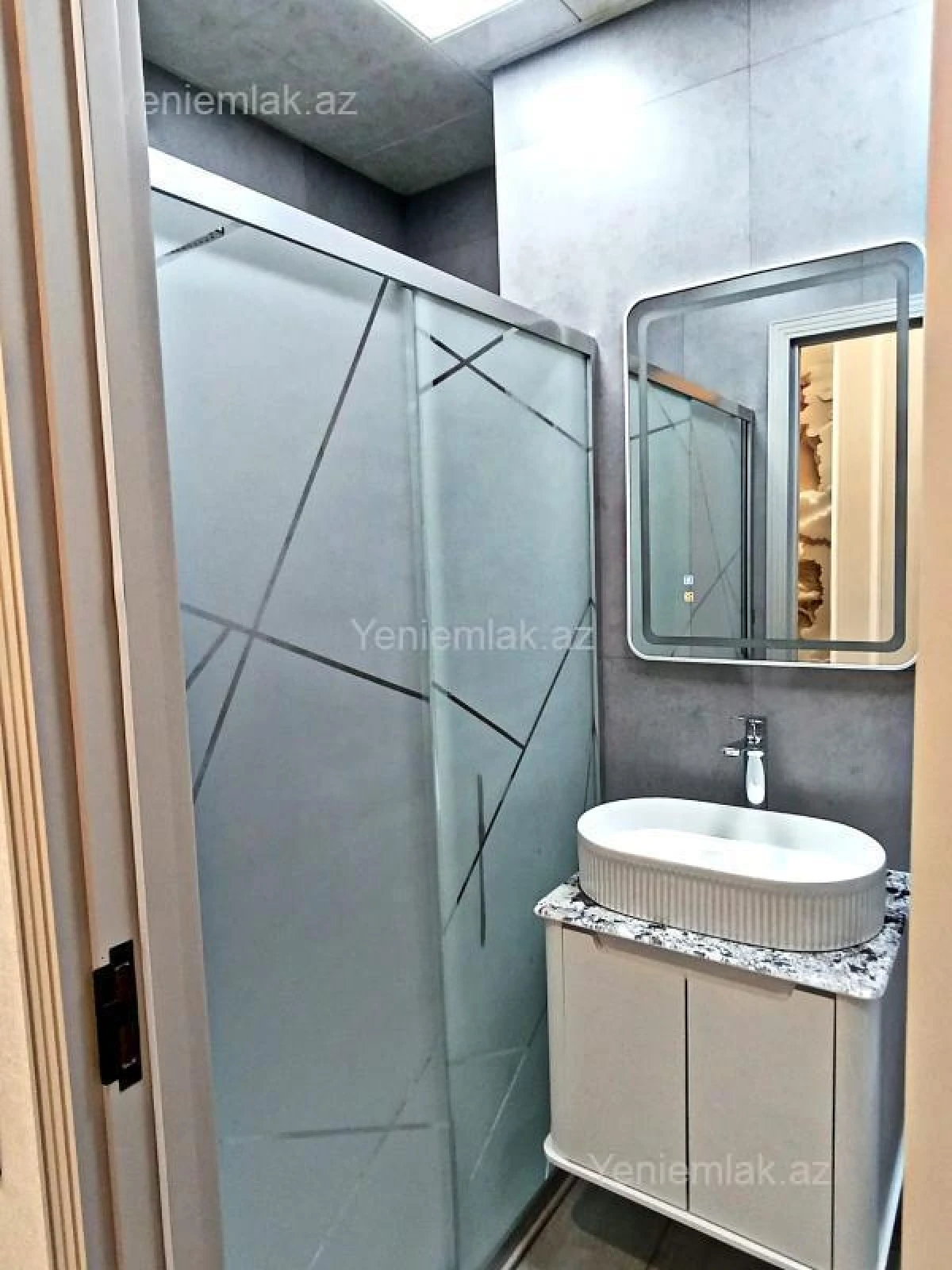 Satılır 2 otaqlı yeni tikili 63 m²