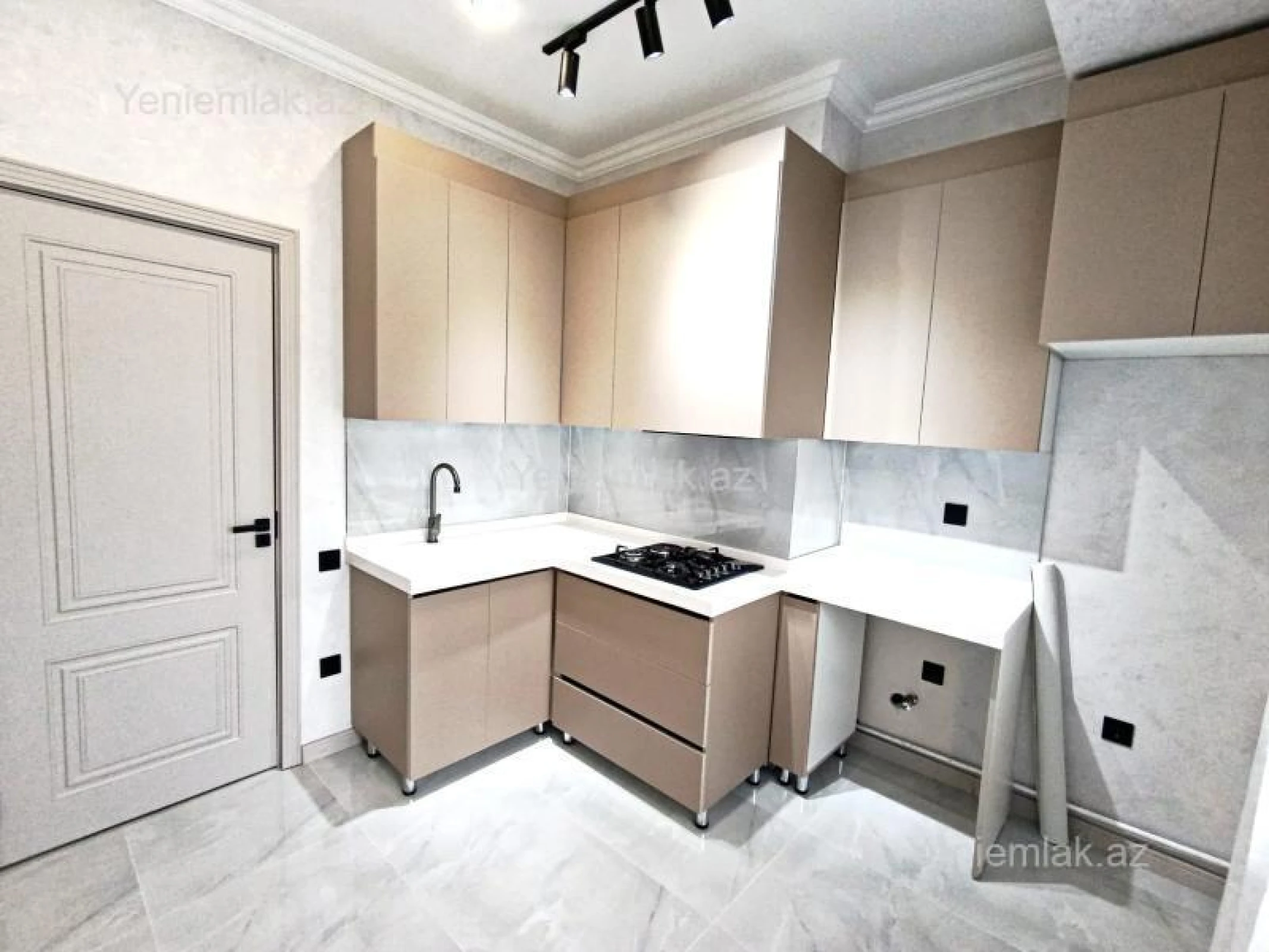 Satılır 2 otaqlı yeni tikili 63 m²