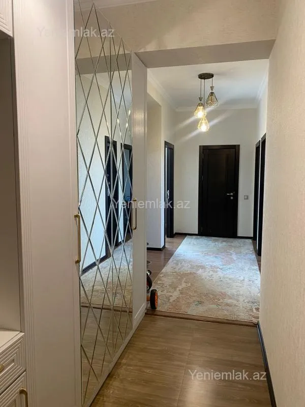 Satılır 3 otaqlı yeni tikili 90 m²