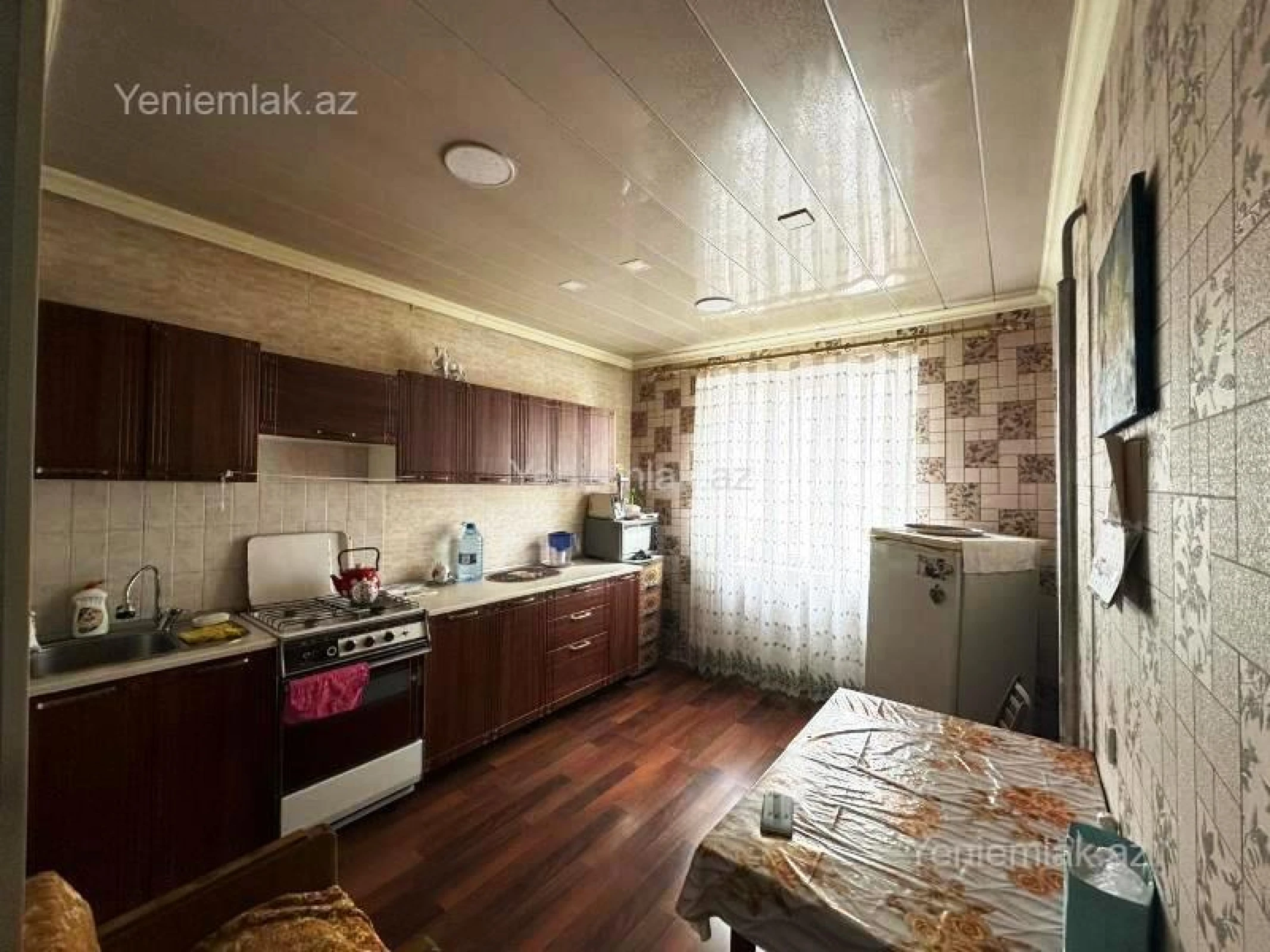 Satılır 2 otaqlı köhnə tikili 60 m²