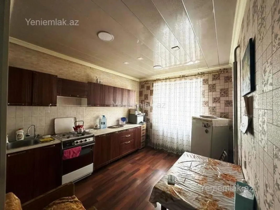 Satılır 2 otaqlı köhnə tikili 60 m²