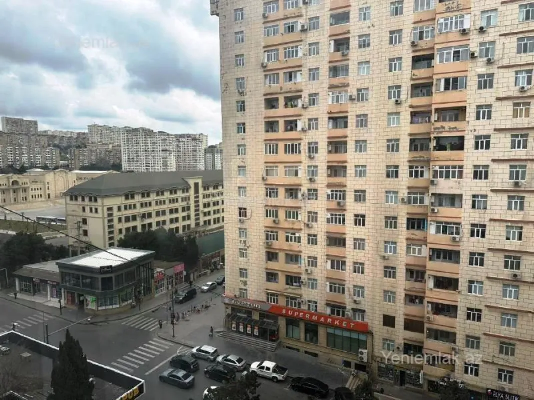 Satılır 2 otaqlı köhnə tikili 60 m²