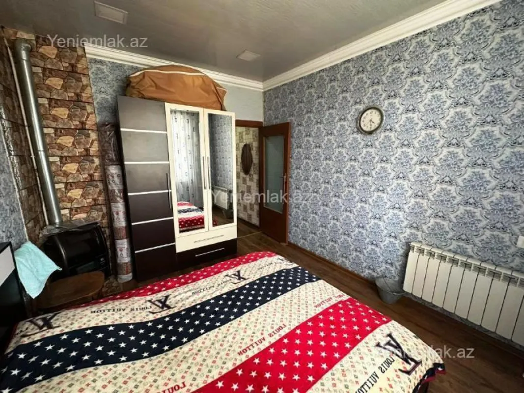 Satılır 2 otaqlı köhnə tikili 60 m²