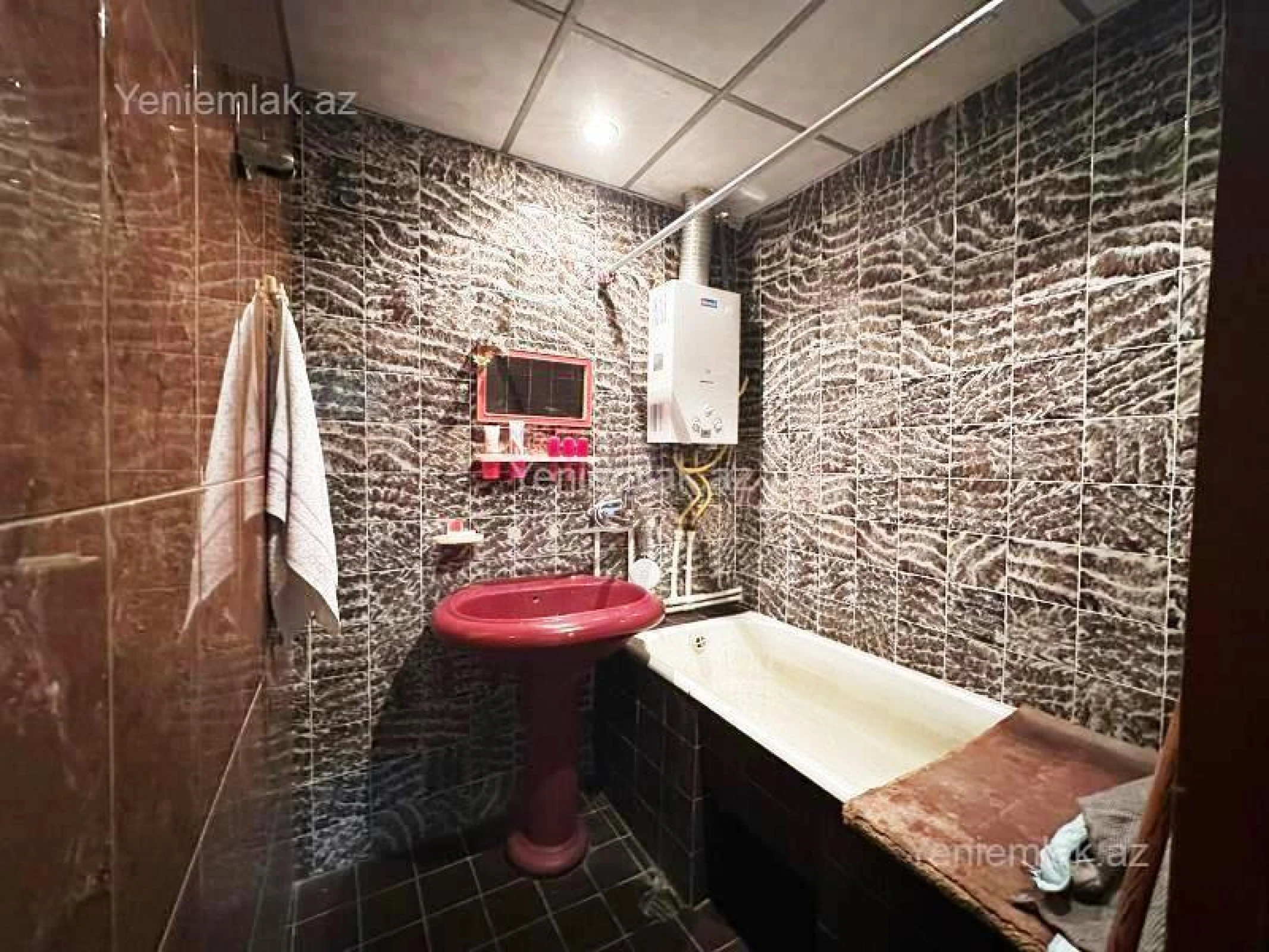 Satılır 2 otaqlı köhnə tikili 60 m²