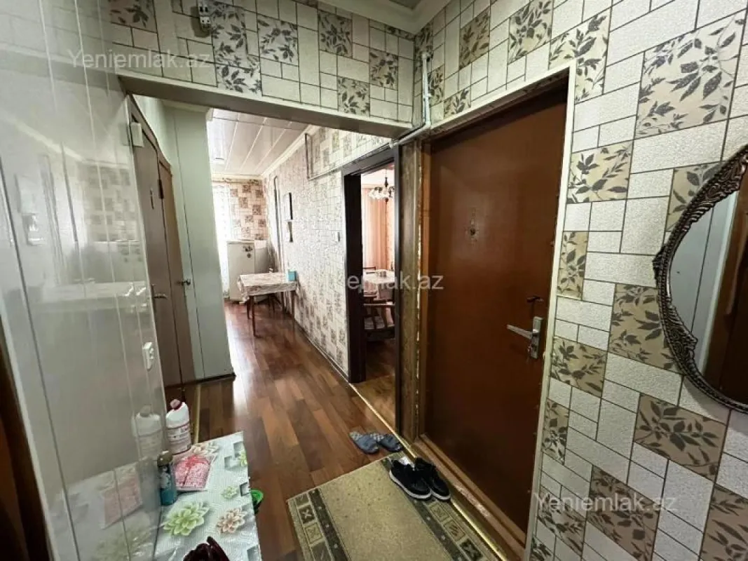 Satılır 2 otaqlı köhnə tikili 60 m²