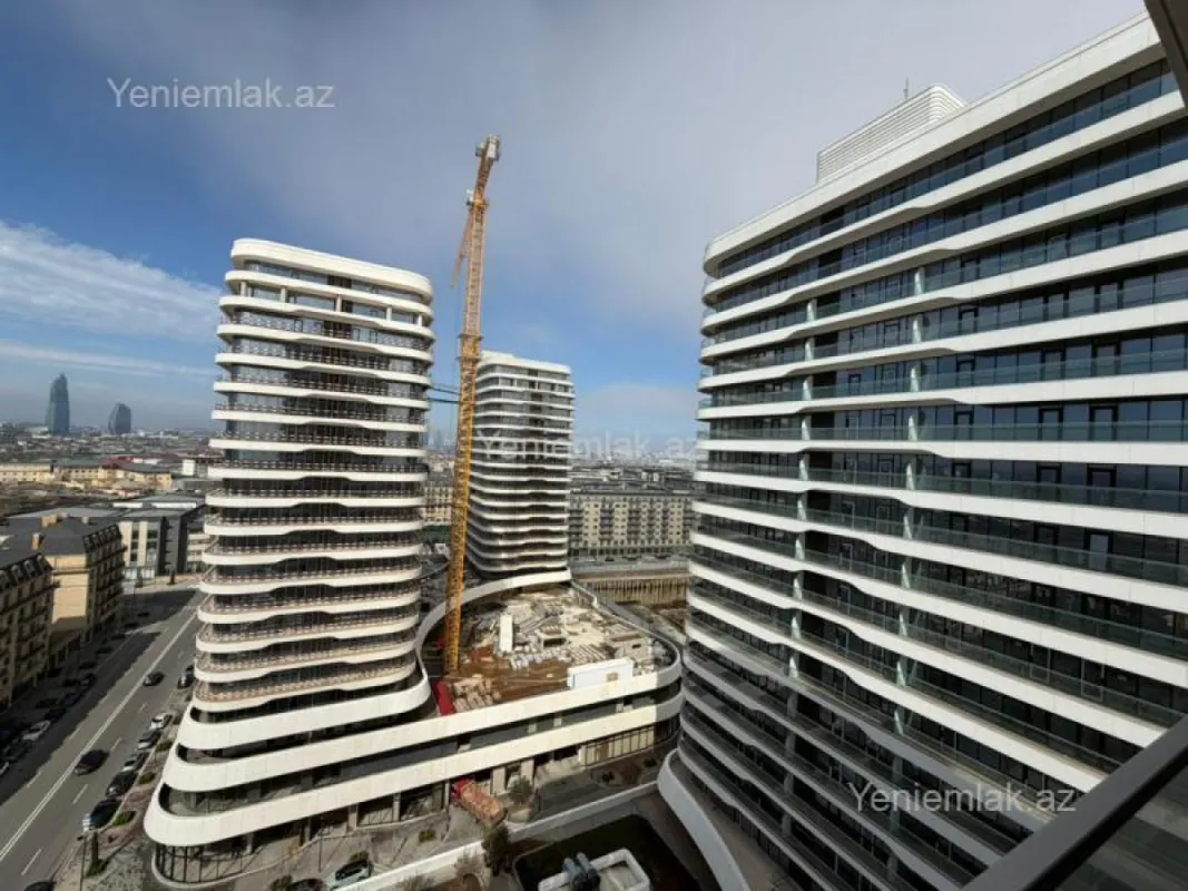 Satılır 3 otaqlı yeni tikili 190 m²