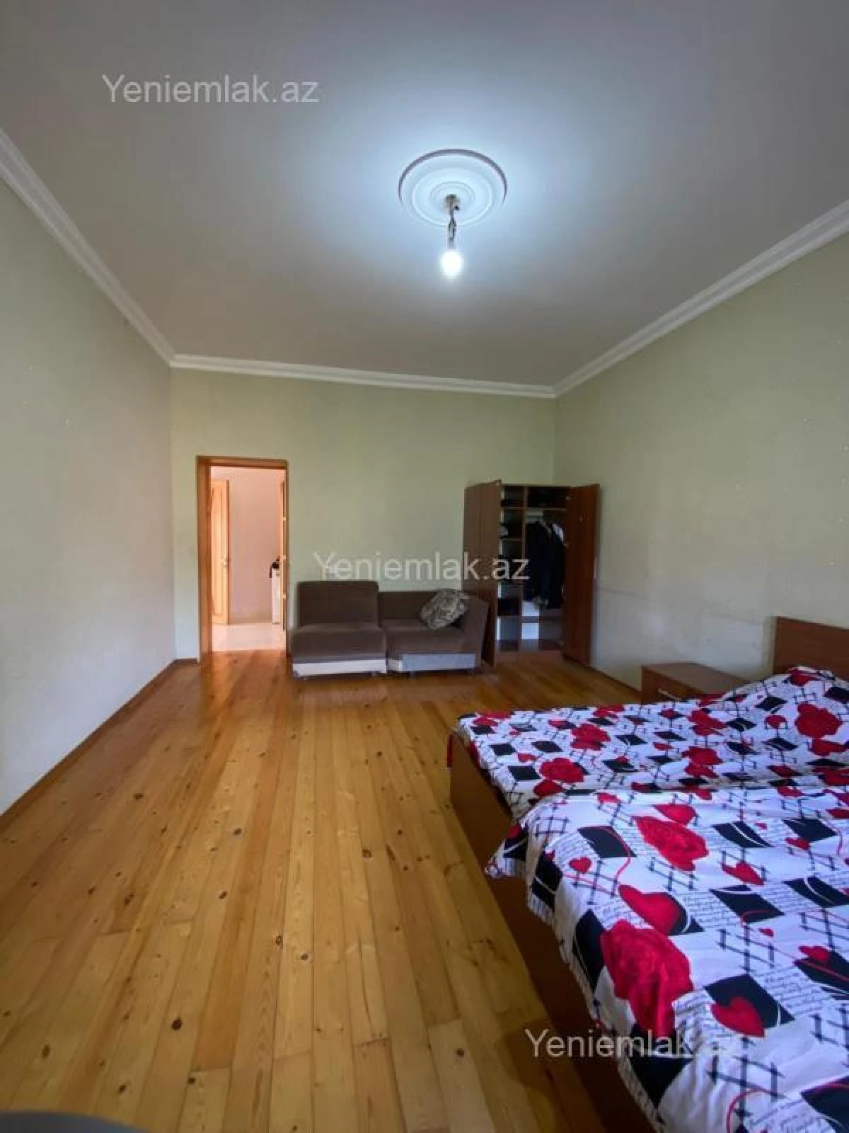 Satılır 6 otaqlı həyət evi 280 m²