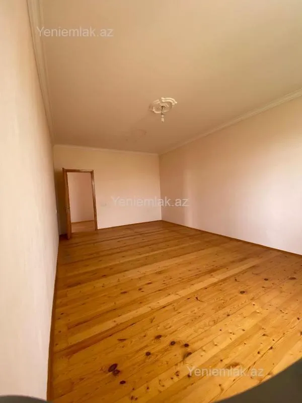 Satılır 6 otaqlı həyət evi 280 m²