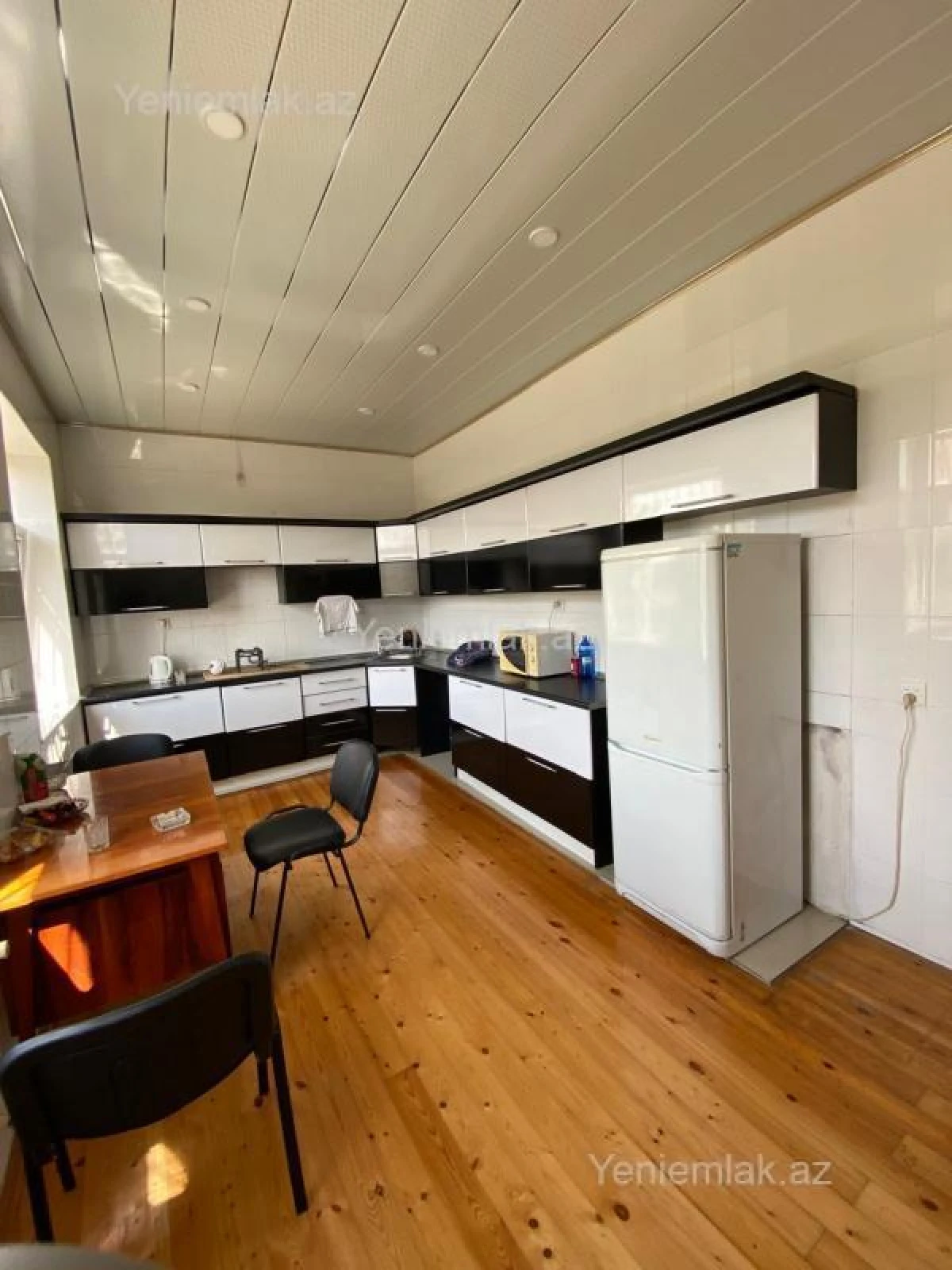 Satılır 6 otaqlı həyət evi 280 m²