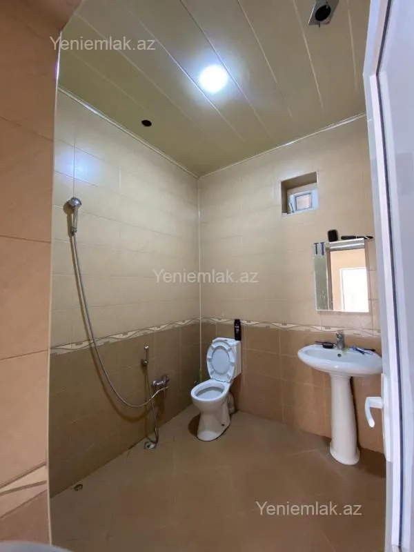 Satılır 6 otaqlı həyət evi 280 m²