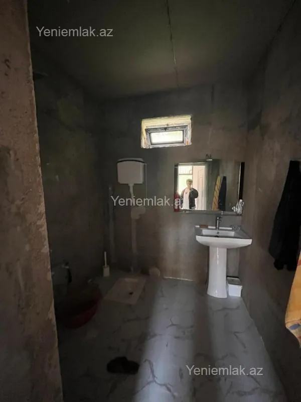 Satılır 2 otaqlı həyət evi 70 m²