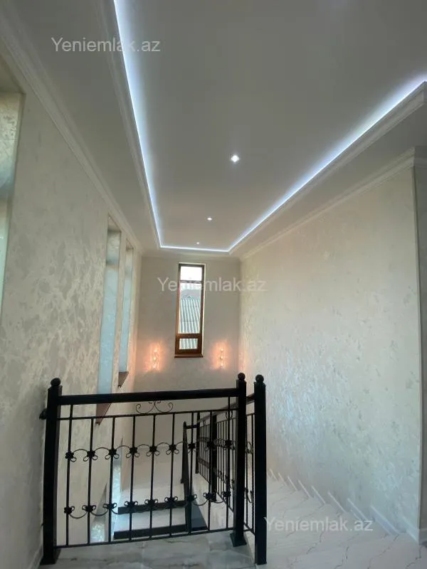 Satılır 6 otaqlı həyət evi 300 m²