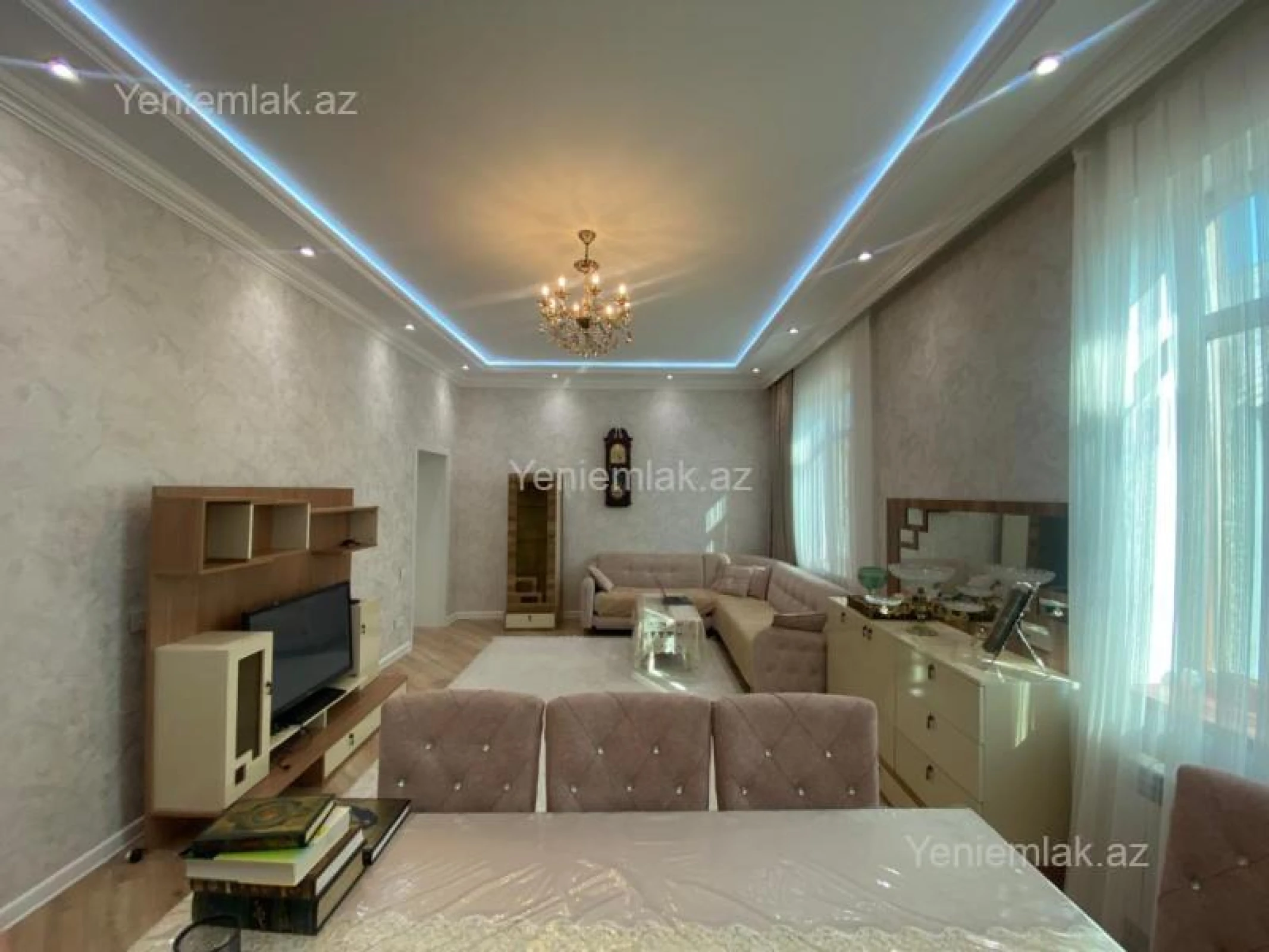 Satılır 6 otaqlı həyət evi 300 m²