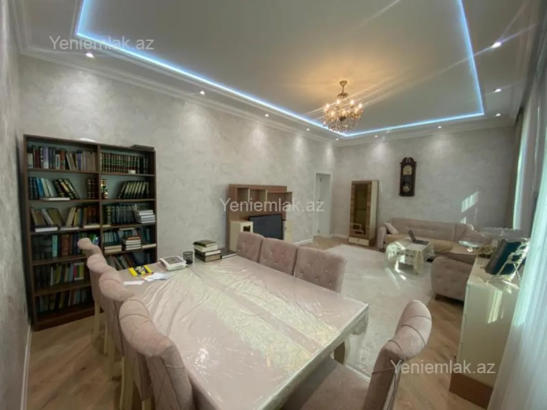 Satılır 6 otaqlı həyət evi 300 m²