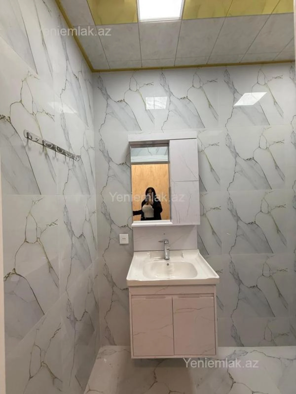 Satılır 6 otaqlı həyət evi 220 m²