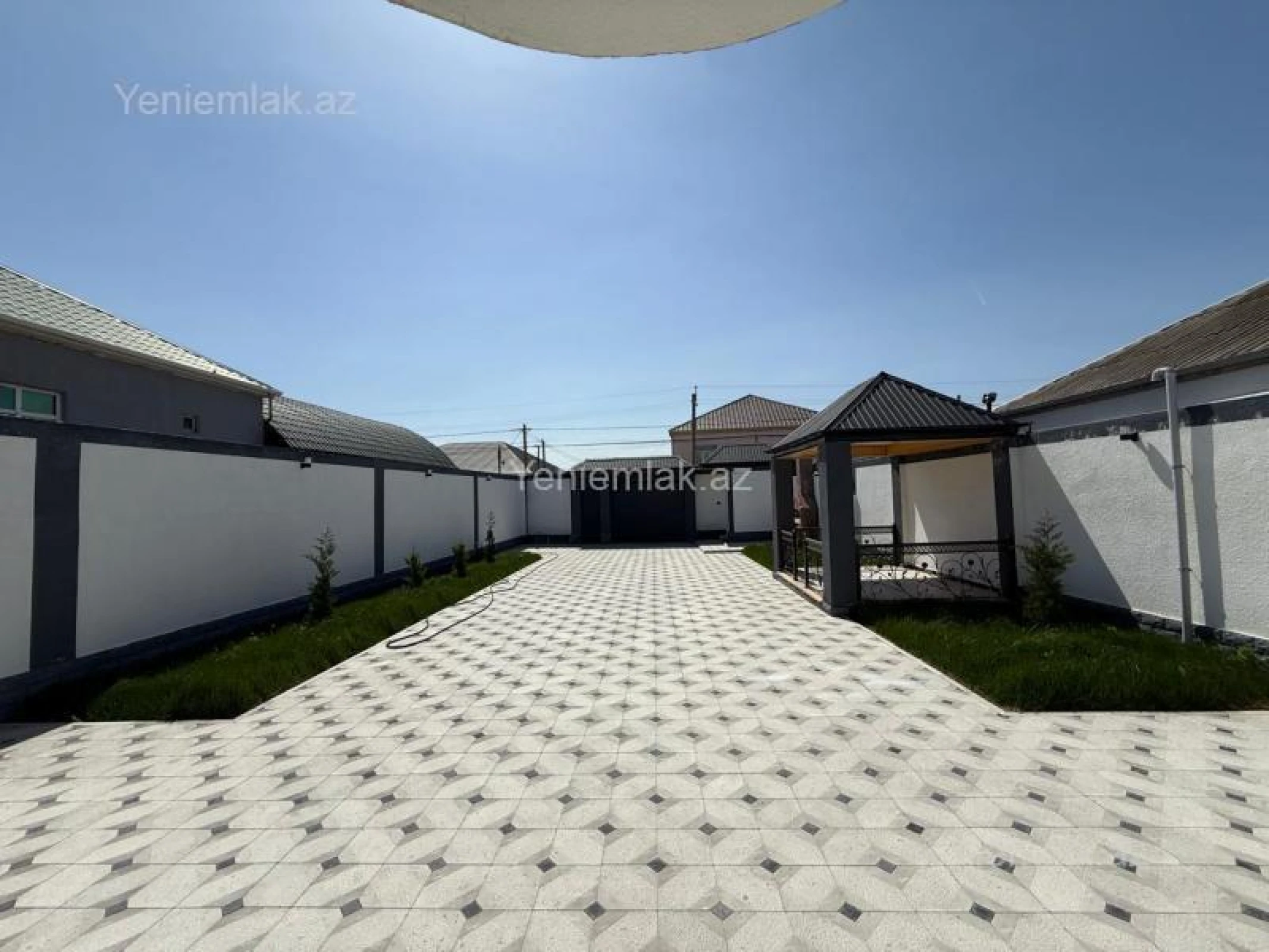 Satılır 6 otaqlı həyət evi 220 m²