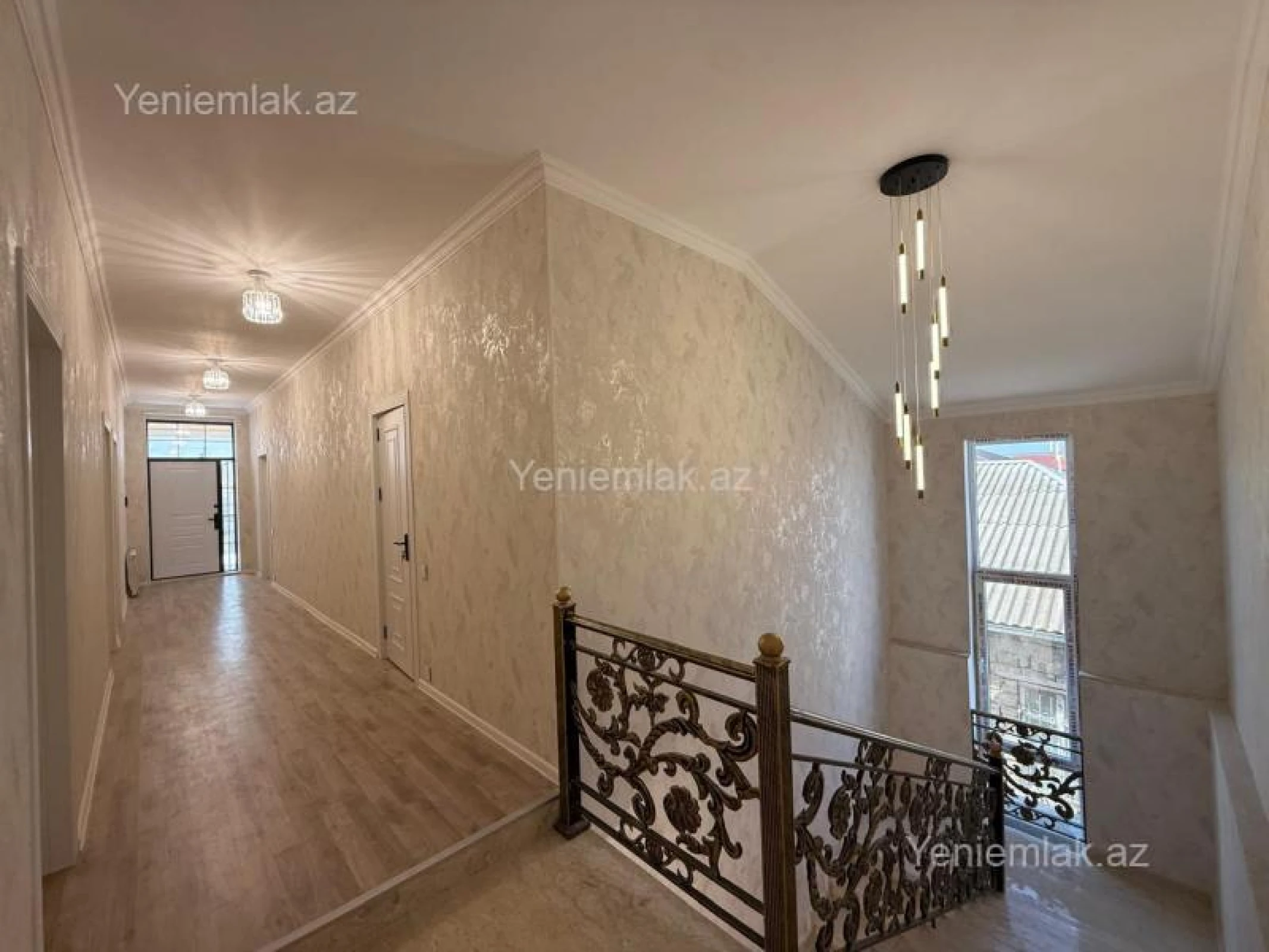 Satılır 6 otaqlı həyət evi 220 m²