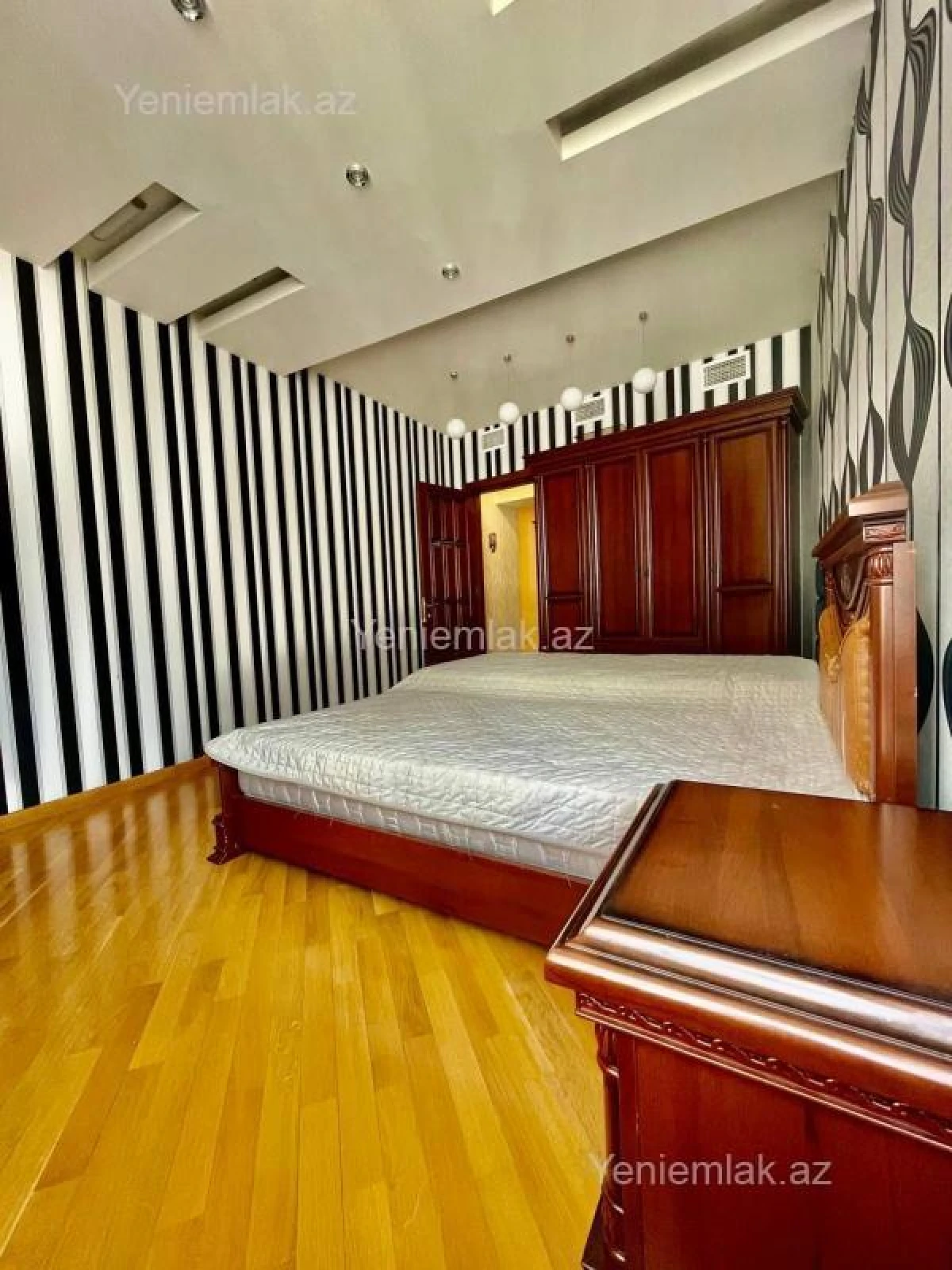 Satılır 7 otaqlı yeni tikili 350 m²