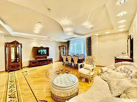 Satılır 7 otaqlı yeni tikili 350 m²