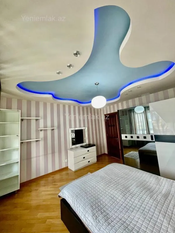 Satılır 7 otaqlı yeni tikili 350 m²