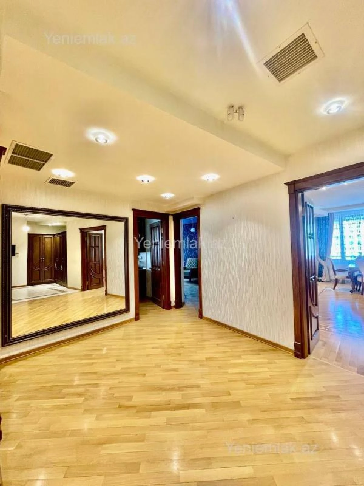 Satılır 7 otaqlı yeni tikili 350 m²
