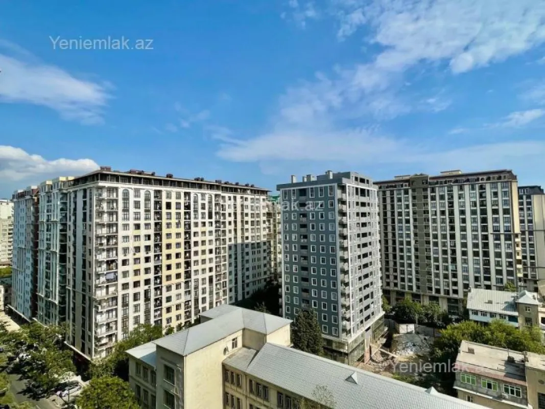 Satılır 7 otaqlı yeni tikili 350 m²