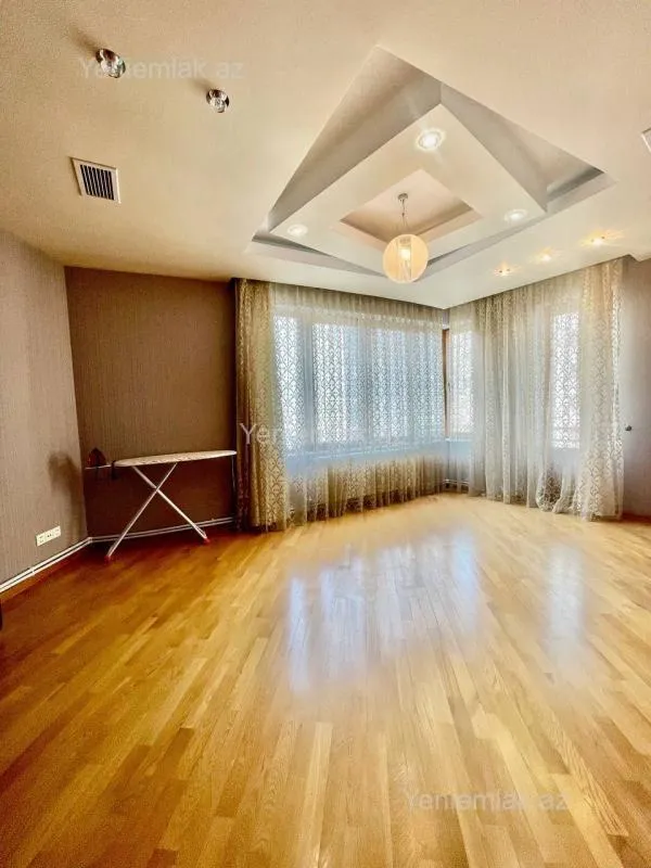 Satılır 7 otaqlı yeni tikili 350 m²