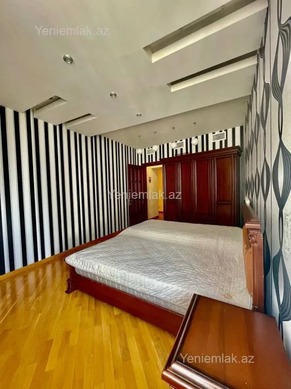 Satılır 7 otaqlı yeni tikili 350 m²