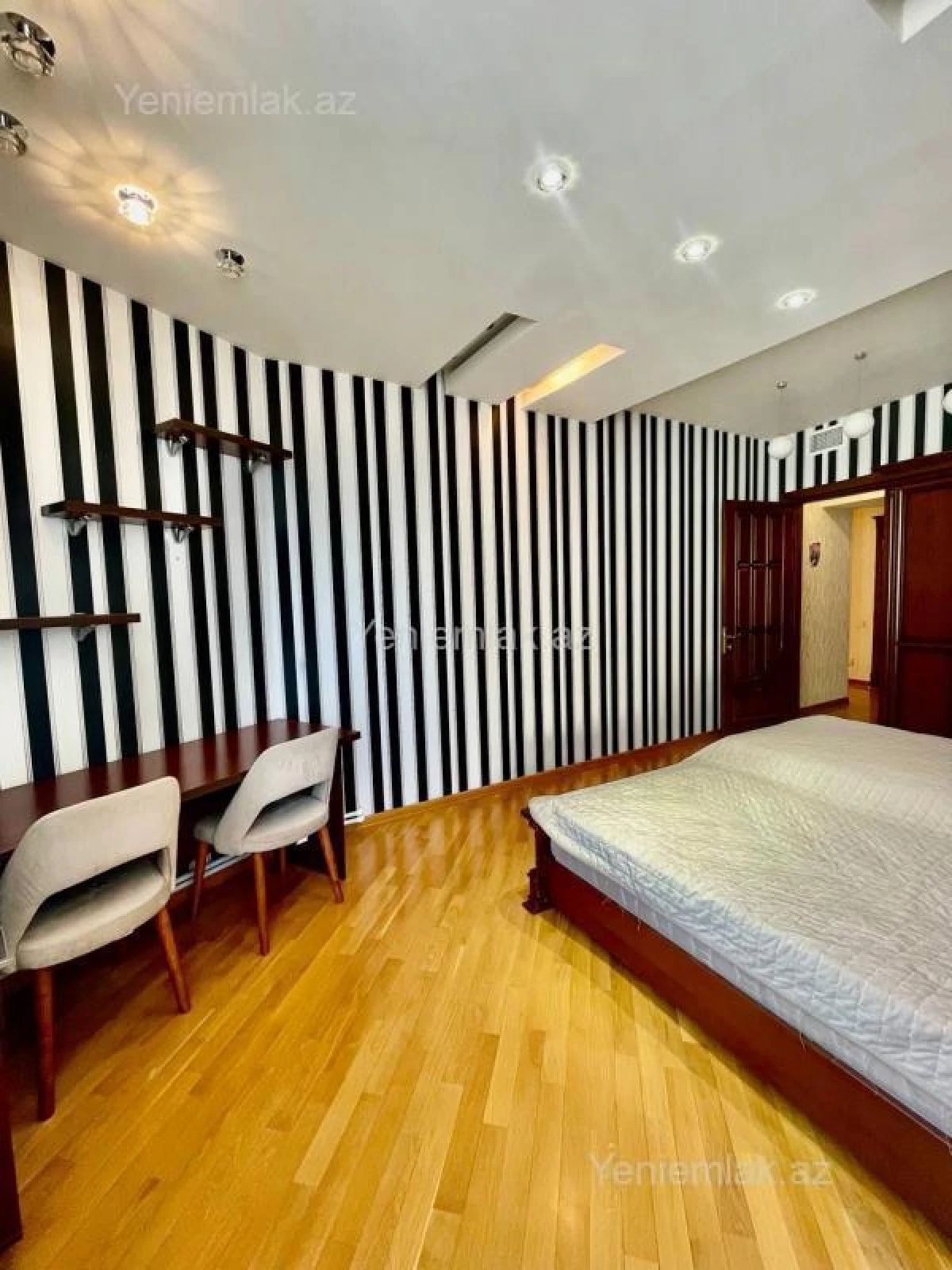 Satılır 7 otaqlı yeni tikili 350 m²