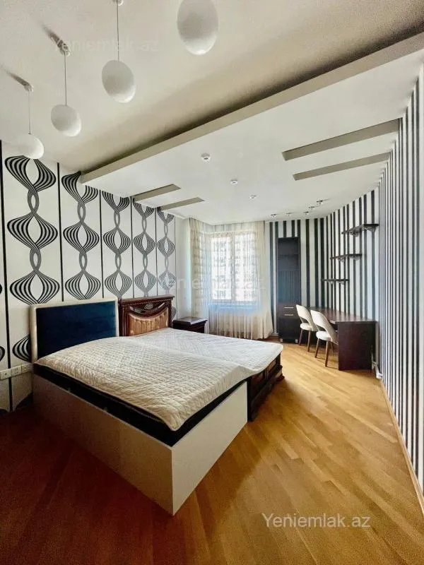 Satılır 7 otaqlı yeni tikili 350 m²