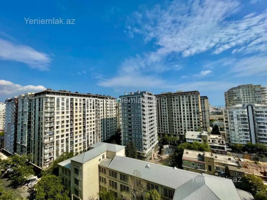 Satılır 7 otaqlı yeni tikili 350 m²