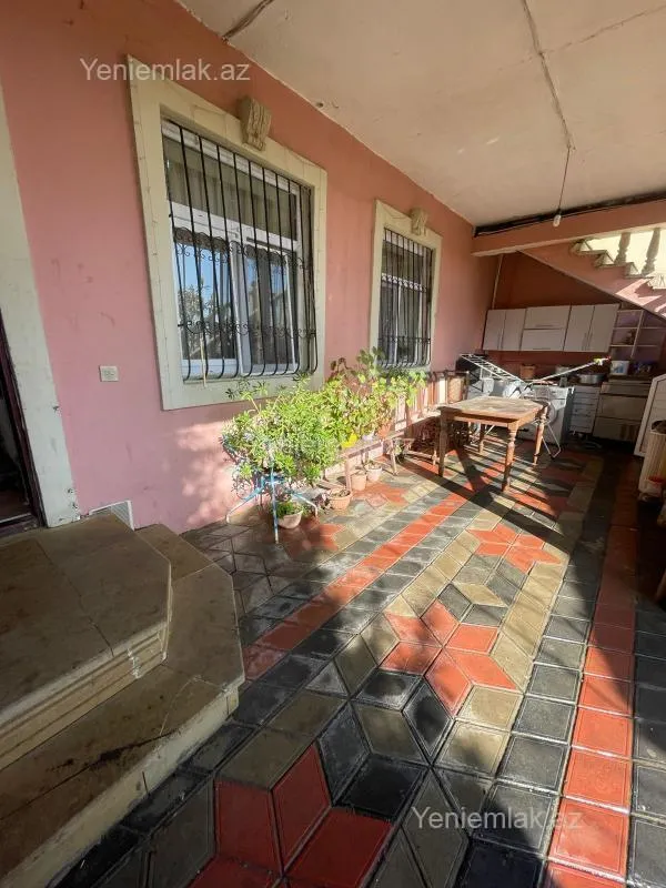 Satılır 5 otaqlı həyət evi 150 m²