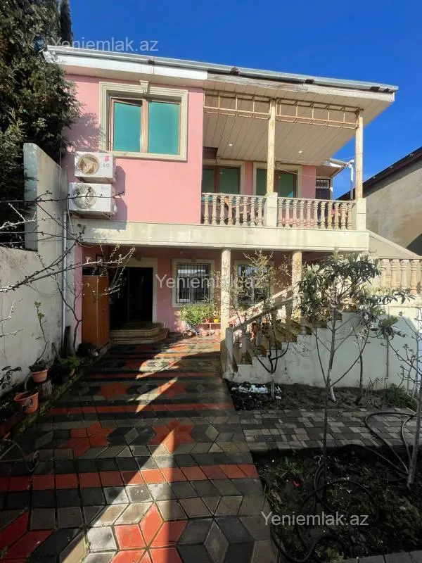 Satılır 5 otaqlı həyət evi 150 m²