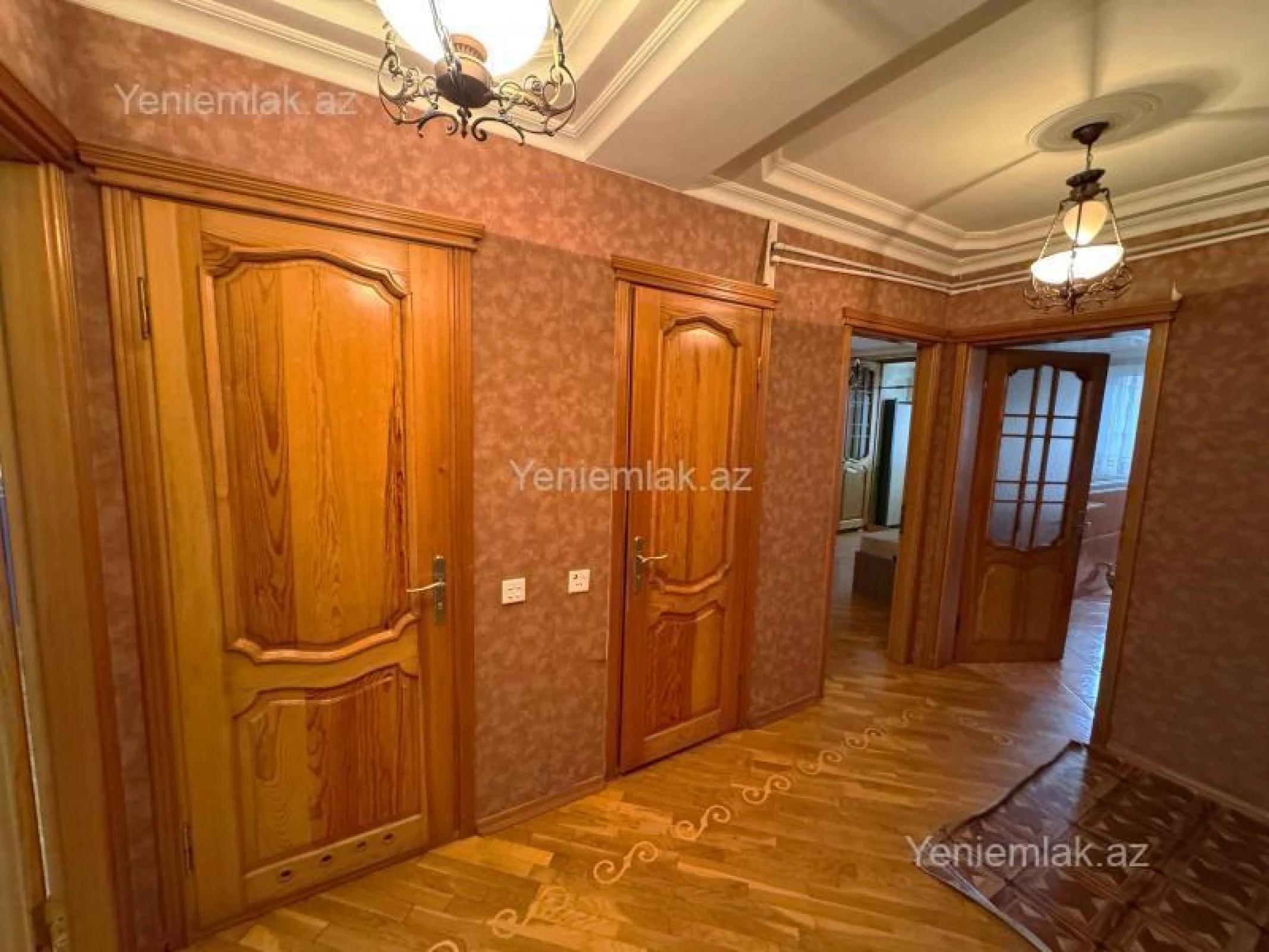 Satılır 3 otaqlı köhnə tikili 100 m²