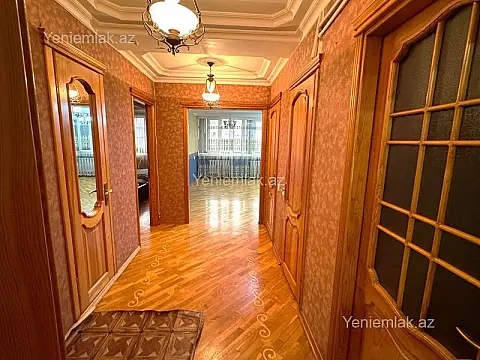 Satılır 3 otaqlı köhnə tikili 100 m²